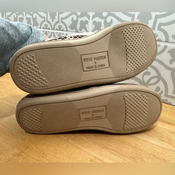 NWOT Steve Maddens Slippers size 9 - Picture 5 of 6